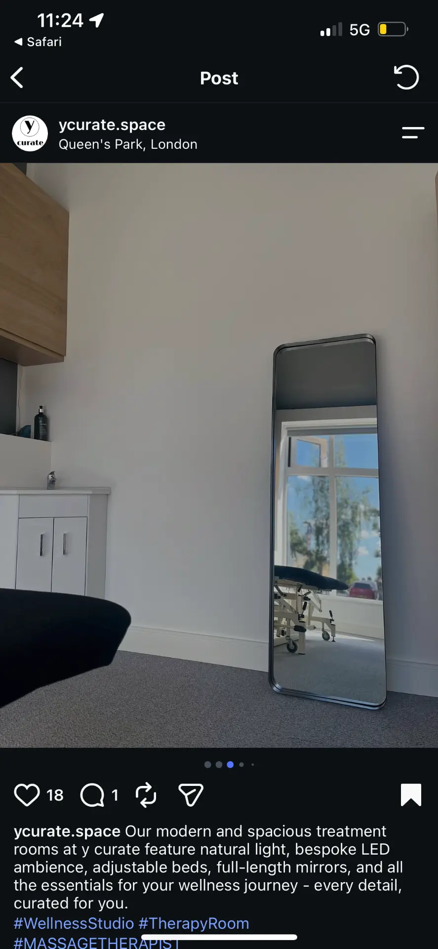 Full-length mirror and natural light in the clinic